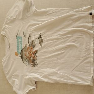 Hurley t shirt